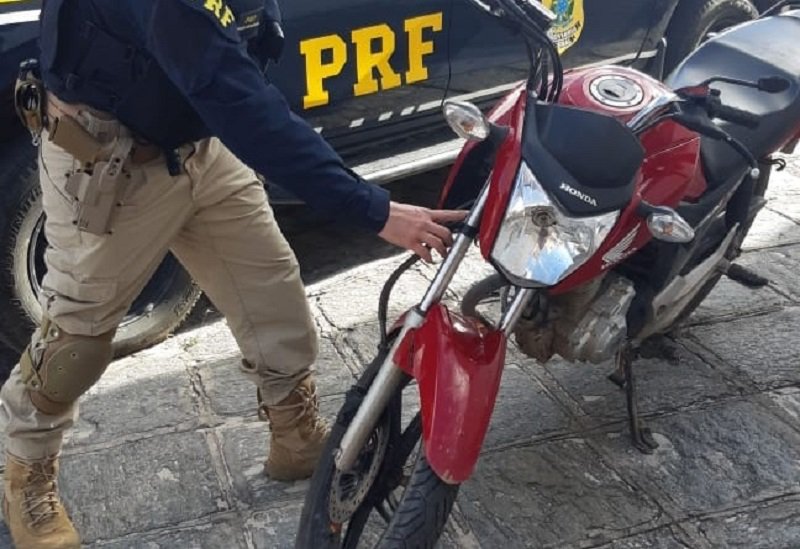 Prf Flagra Motorista Fazendo Malabarismos Em Passarela Na Br Em