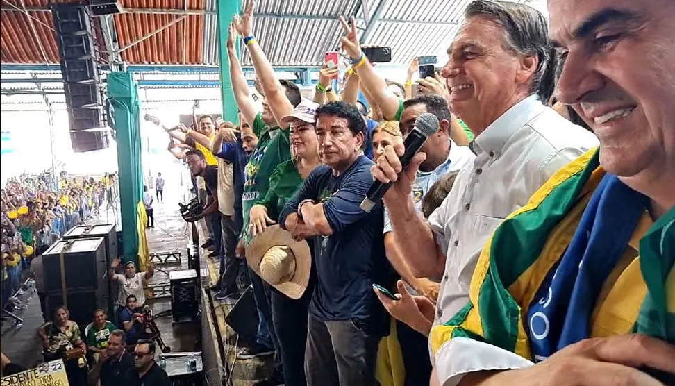 Jair Bolsonaro, em Teresina no Piauí, após "pintar clima" envolvendo meninas venezuelanas