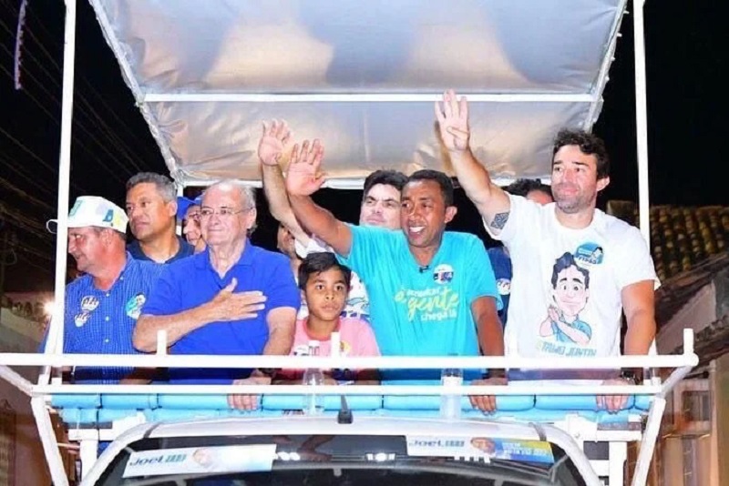Sílvio Mendes, Iracema e Joel fazem carreata nas ruas de Barras