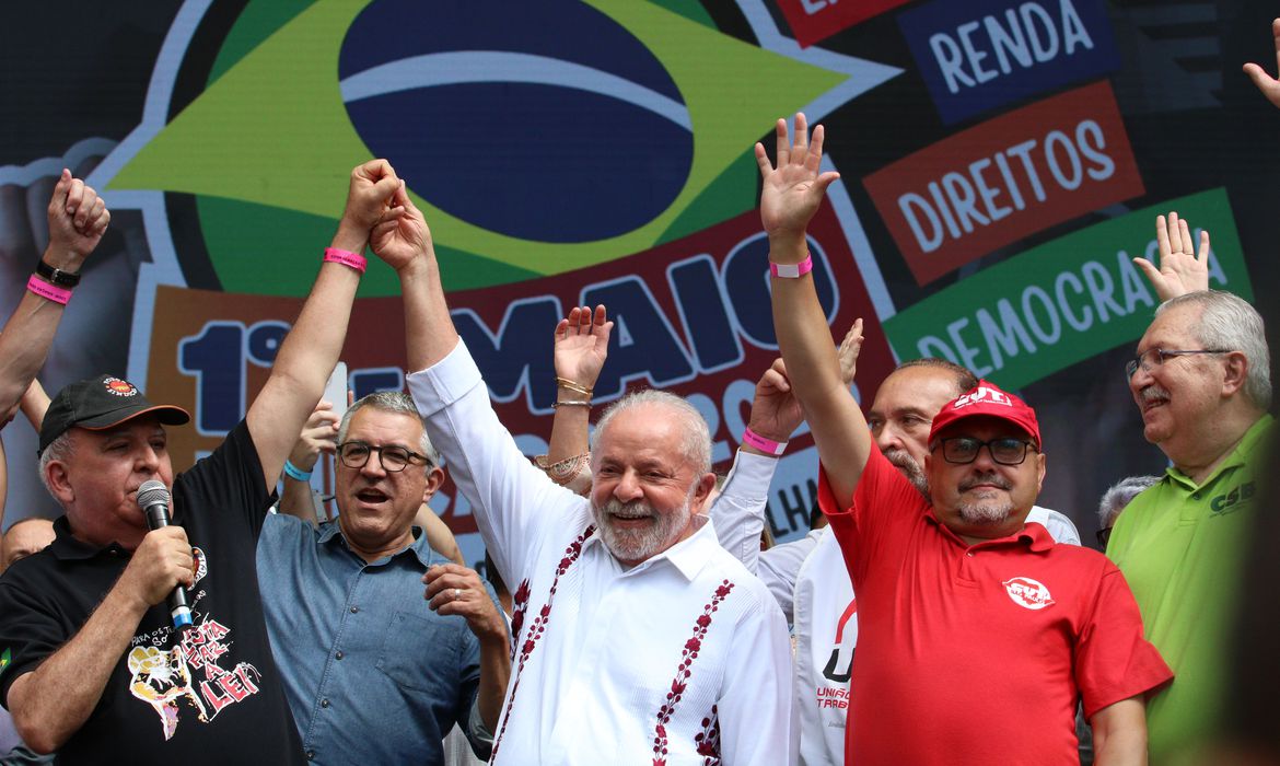 Lula anuncia durante celebração do 1º de Maio - Dia Internacional do Trabalhador em S