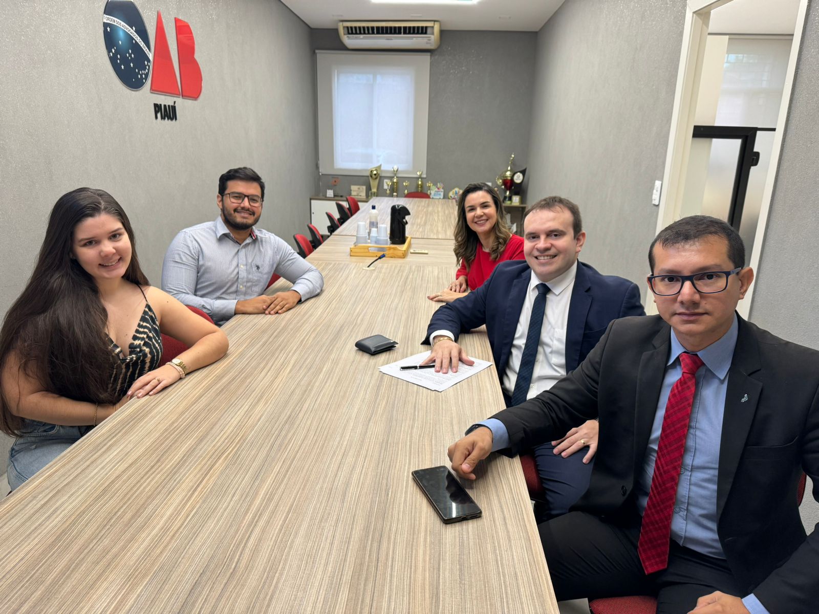 Comissão da OAB Piauí recebe aprovadas em concurso do TJ Piauí de 2022