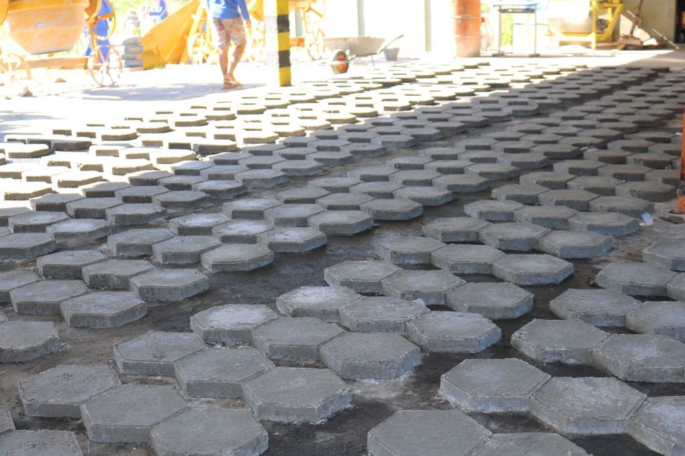 Internos produzem mais de mil blocos de concretos por dia na Major César