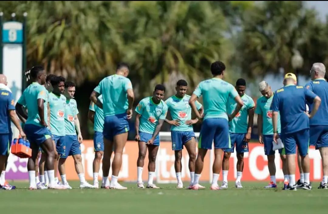 Durante os treinos durante a semana em Orlando (Flórida), o técnico Dorival Júnior testou várias formações da equipe, visando os dois últimos amistosos da Data Fifa