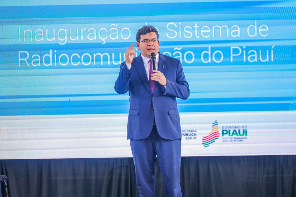 Governador Rafael Fonteles entrega sistema de radiocomunicação para polícias do Piauí