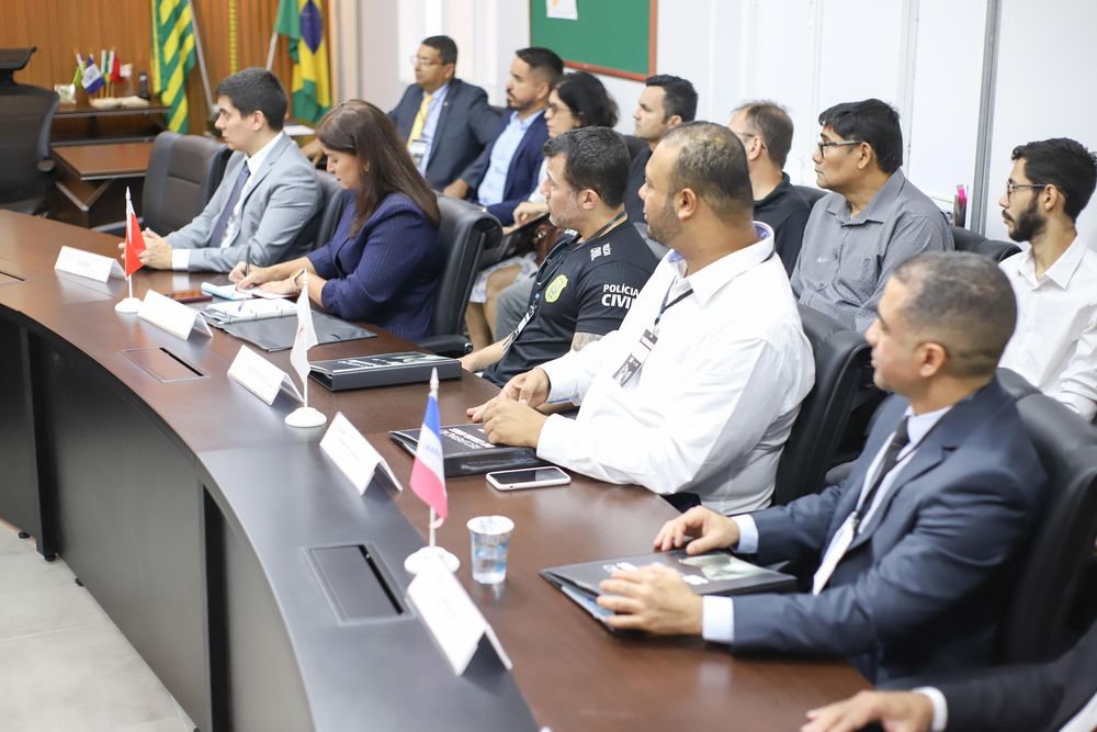 Piauí recebe representantes de 11 estados para apresentar projeto de recuperação de celulares