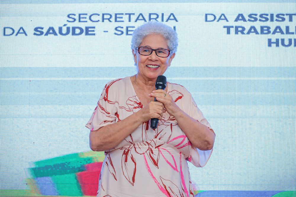Secretária da Assistência Social, Regina Sousa