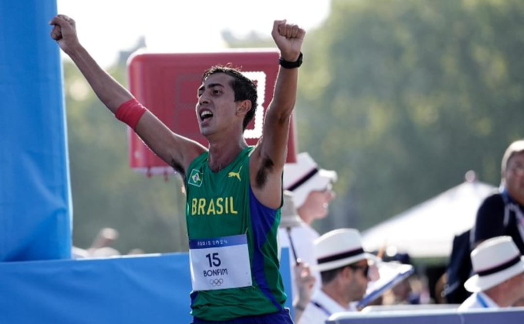 Caio Bonfim fatura prata inédita para o Brasil na marcha atlética