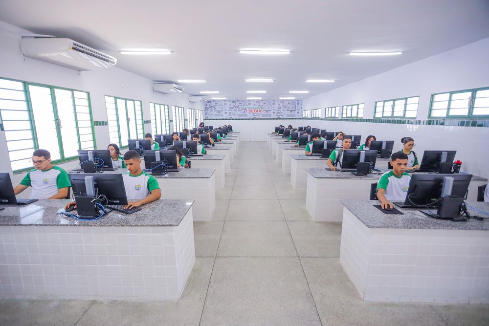 Governador entrega reforma de escola na zona norte de Teresina e Piauí chega a 351 unidades de tempo integral