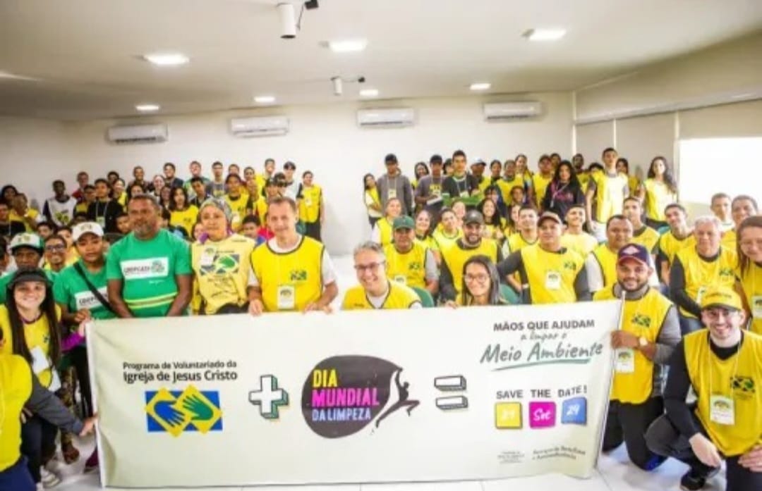 No Dia Mundial da Limpeza, cerca de 200 voluntários coletam lixo às margens do Rio Poti em Teresina