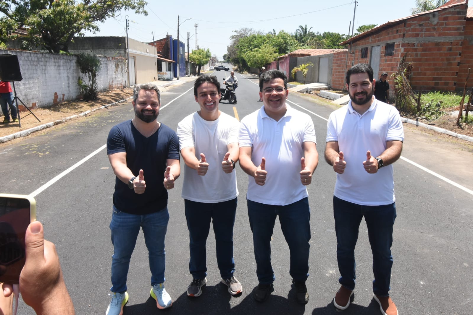 Rafael Fonteles inaugura obras em Parnaíba