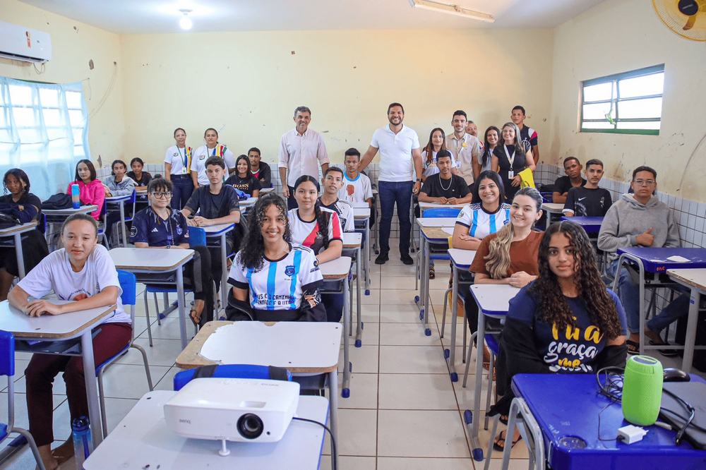 Secretário Washington Bandeira se reúne com equipes técnicas para ampliar ações do Alfabetiza Piauí no sul do Piauí