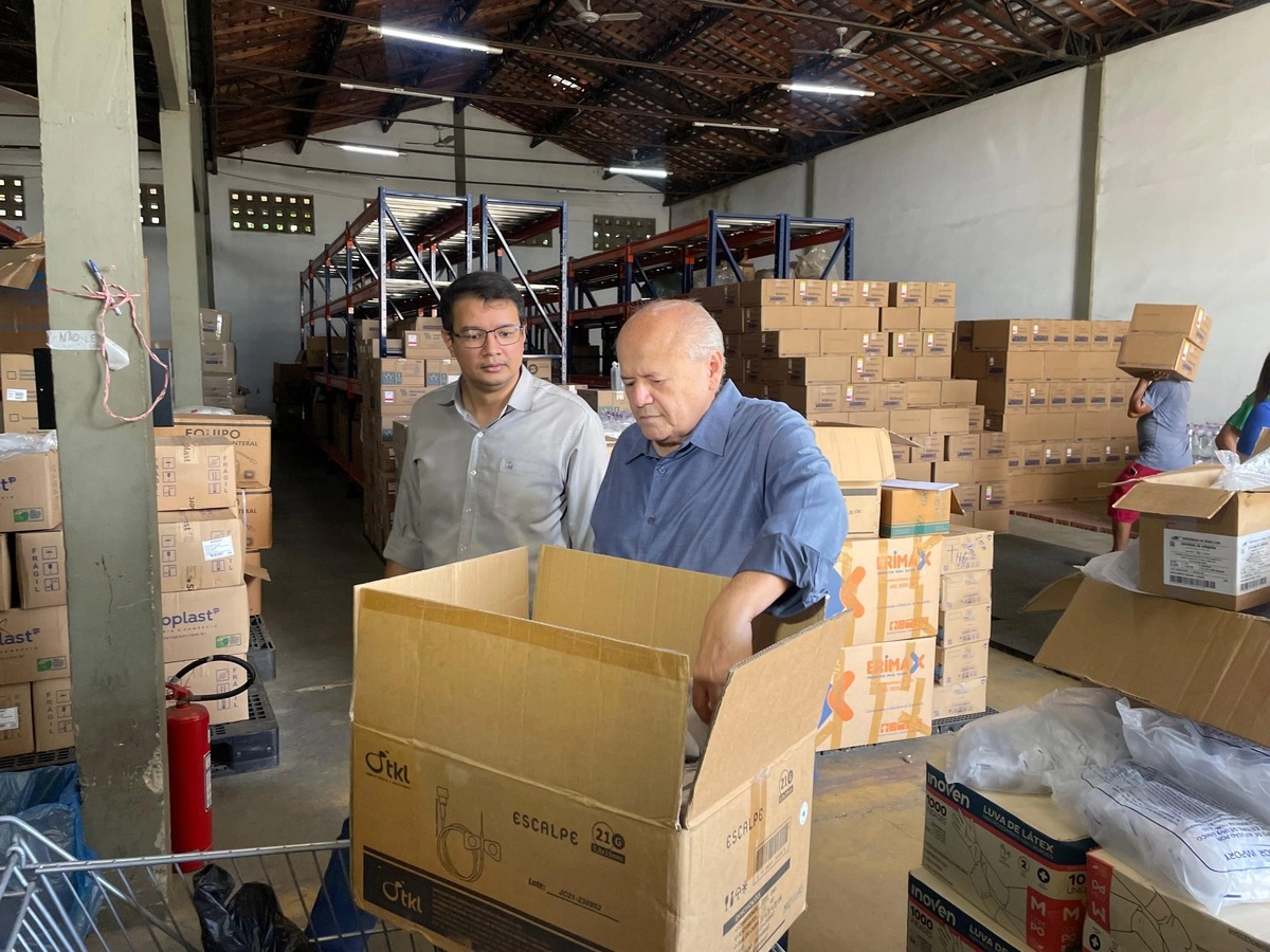 Primeiros caminhões carregados de insumos e medicamentos chegaram na quinta-feira (06)